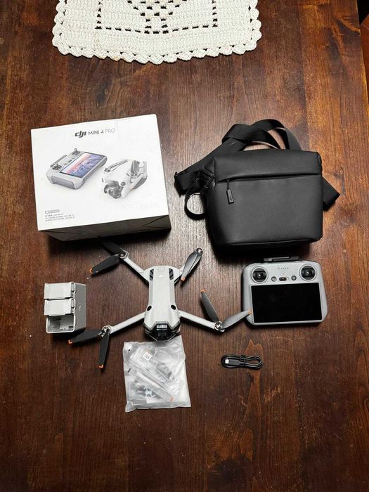 DJI Mini 4 Pro, kit Fly More combo + garantia — como novo!