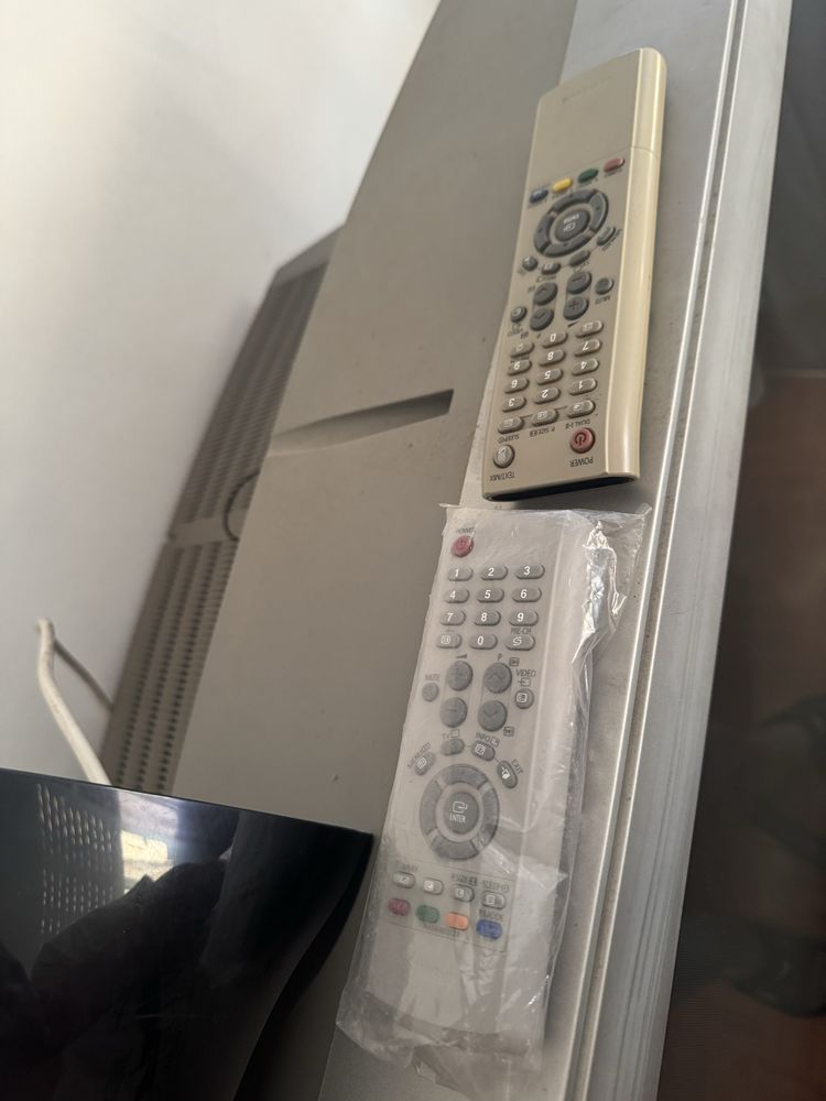 Tv crt sansung com 2 comandos
