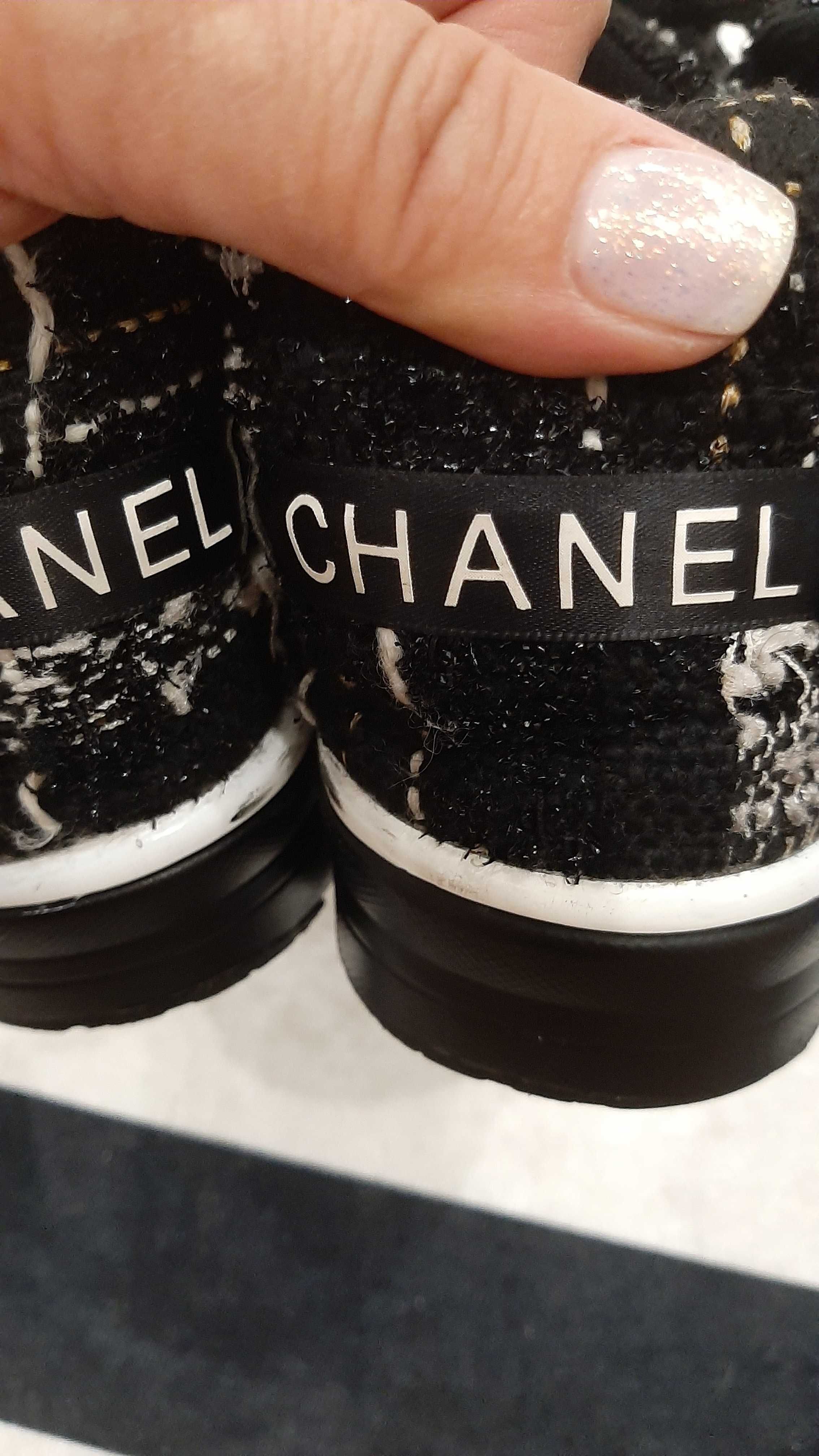 Продам кросівки Chanel