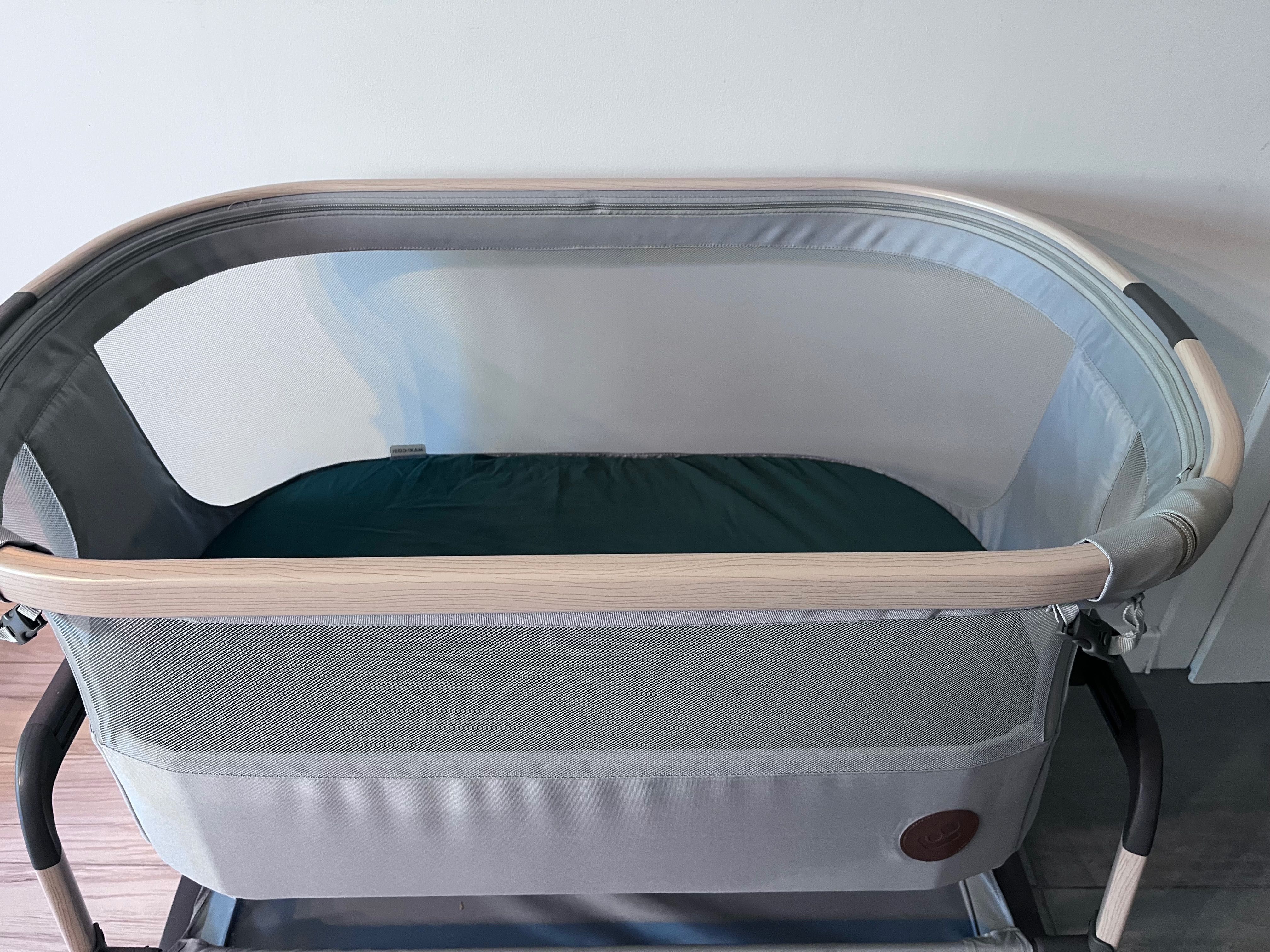 Łóżeczko dostawne Maxi-Cosi Iora Air + dodatki – stan bardzo dobry.