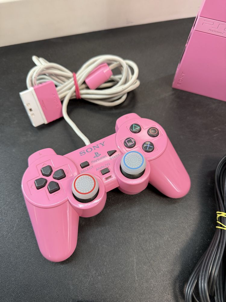Unikatowa konsola Sony PS2 rożowa + karta pamięci + pad + okablowanie