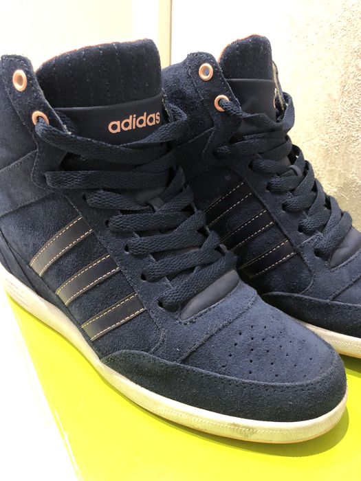 Кросівки снікерси жіночі adidas оригінал ідеальний стан