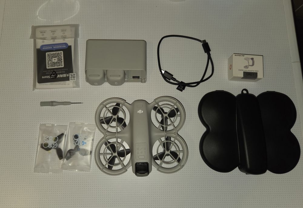 Dron Dji Neo z dodatkowymi bateriami