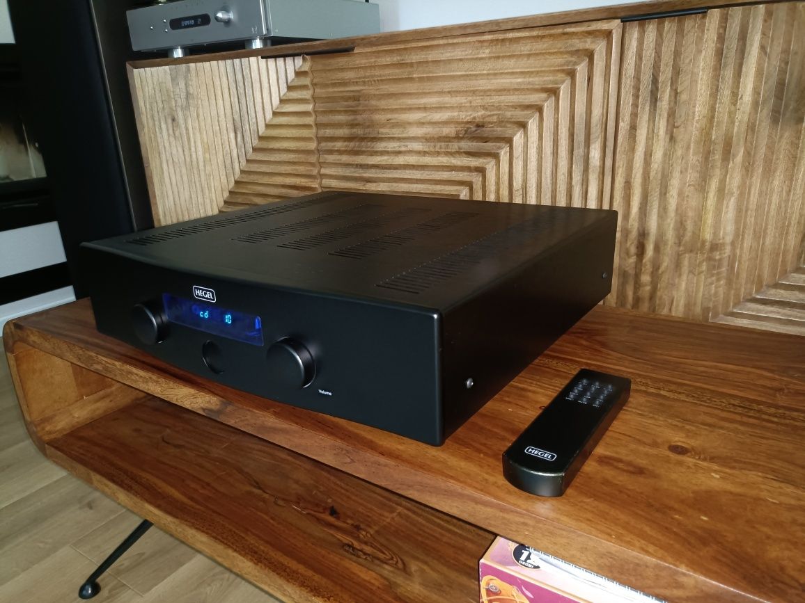 Wzmacniacz Hegel H100 fabryczny komplet