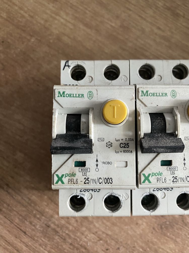 Диференційний автомат Moeller PFL6-25 1P+N C 30mA AC 25A