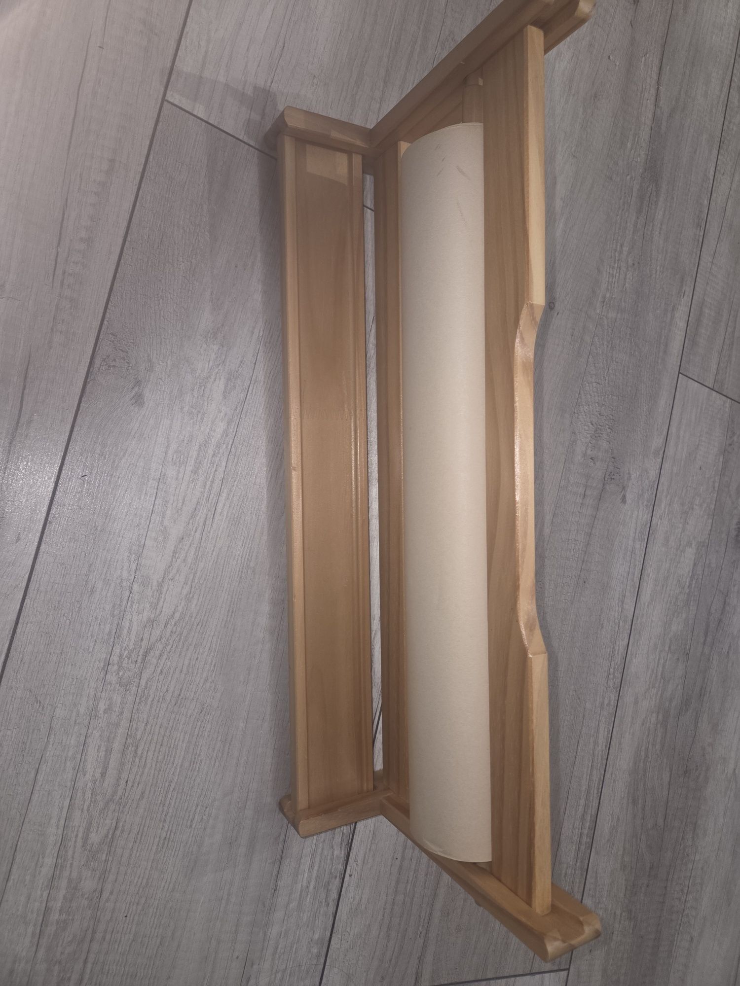 Uchwyt, drewniany stojak na papier Ikea dla dzieci