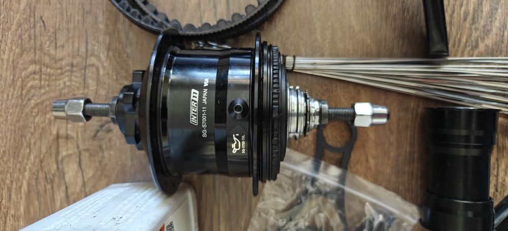 втулка Shimano Alfine 11 шатуни Gates Carbon Drive, спиці Sapim