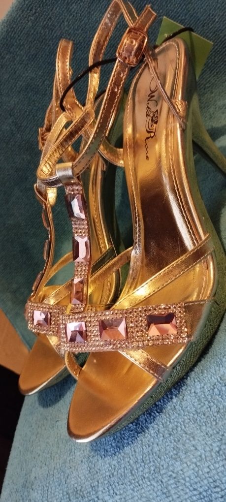 Buty na imprezę nowe złote rozmiar 37 wkładka 24