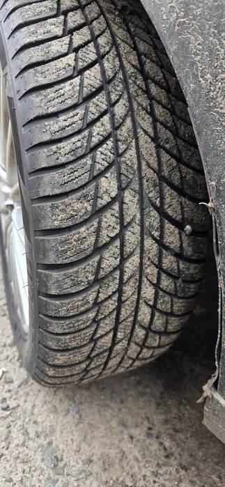 225/50/17 R17 Bridgestone Blizzak LM001 RSC