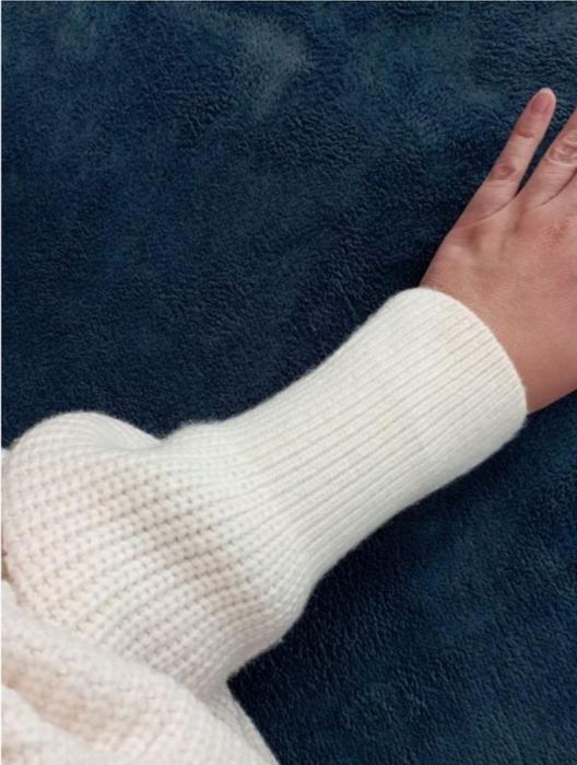 H&М божественний молочний светр-трансформер