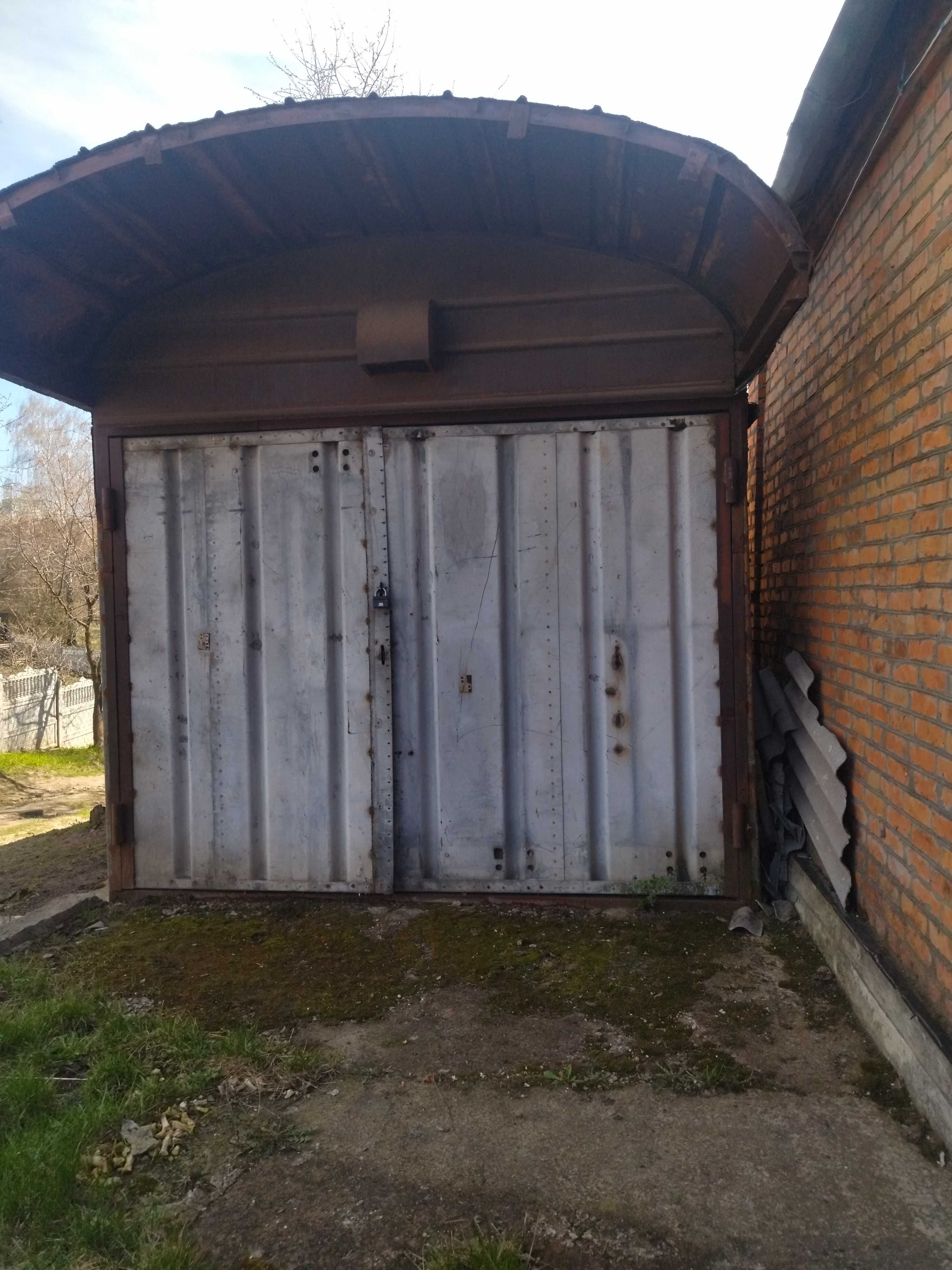Продаж частини будинку два поверхи