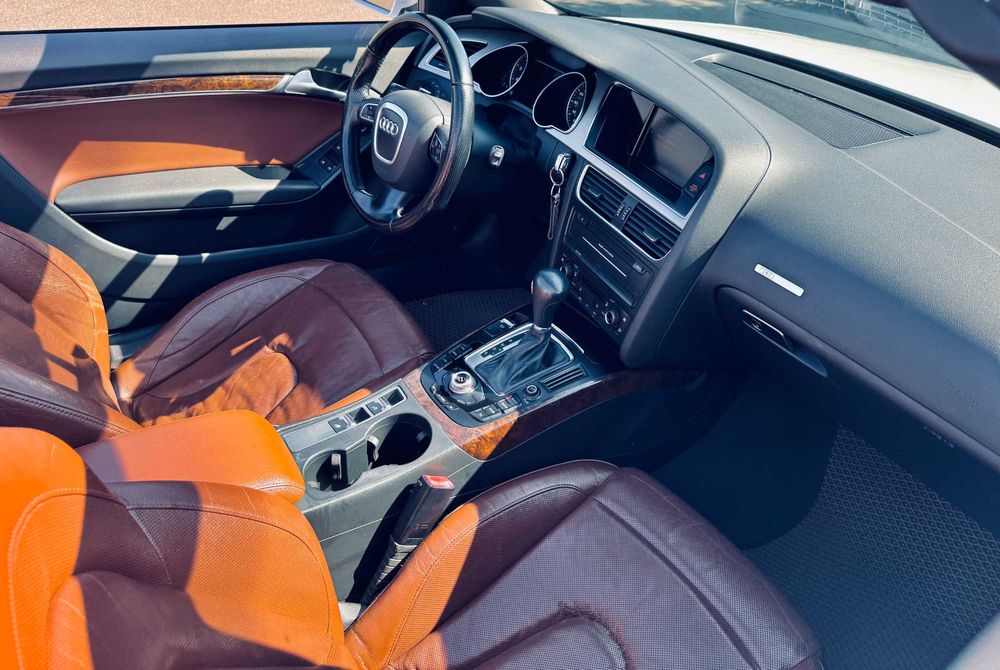 Продається яскравий автомобіль для емоцій - AUDI S5 CABRIOLET
