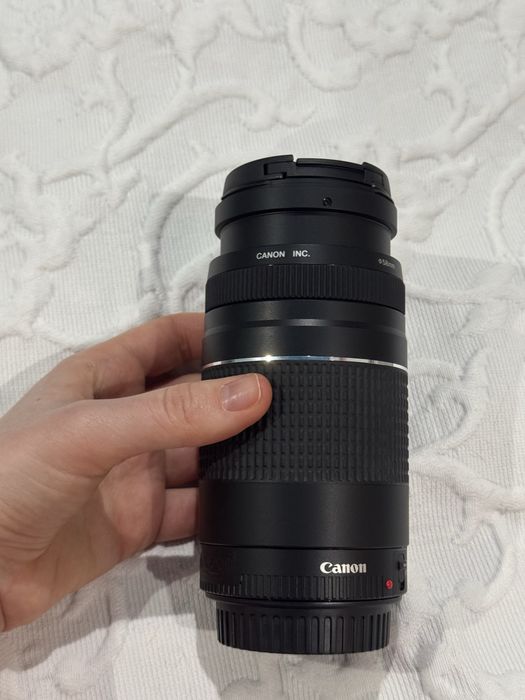 Об'єктив Canon EF 75 - 300mm f/4 - 5.6 iii