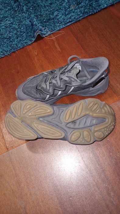 Ténis ADIDAS Ozweego 41.5 1/3 1/2 Cinzento