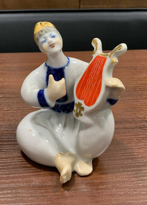 Статуэтки "Энеида" Трегубова В.М. Коростенский фарфоровый завод.