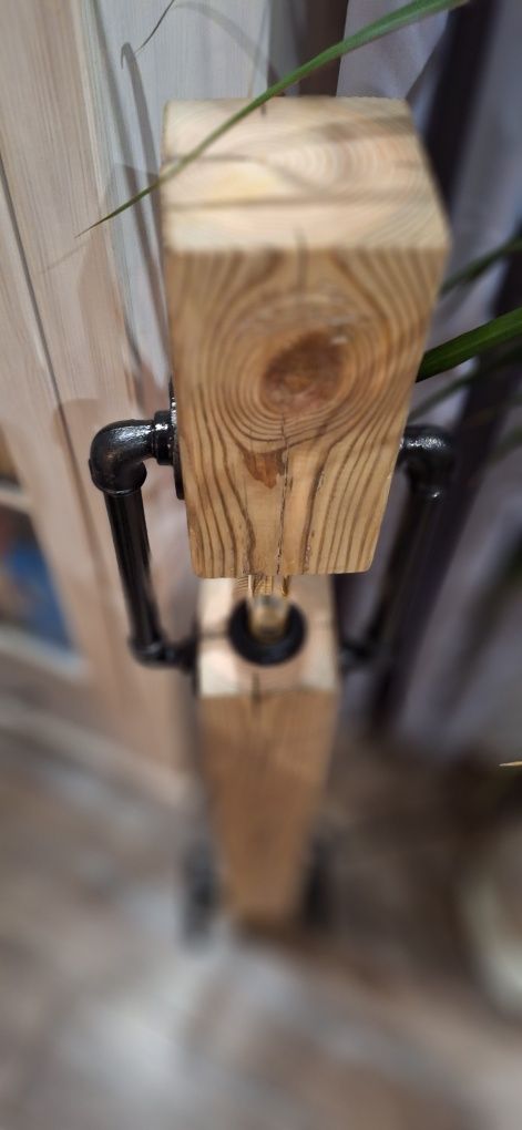 Lampa stojąca typu loft