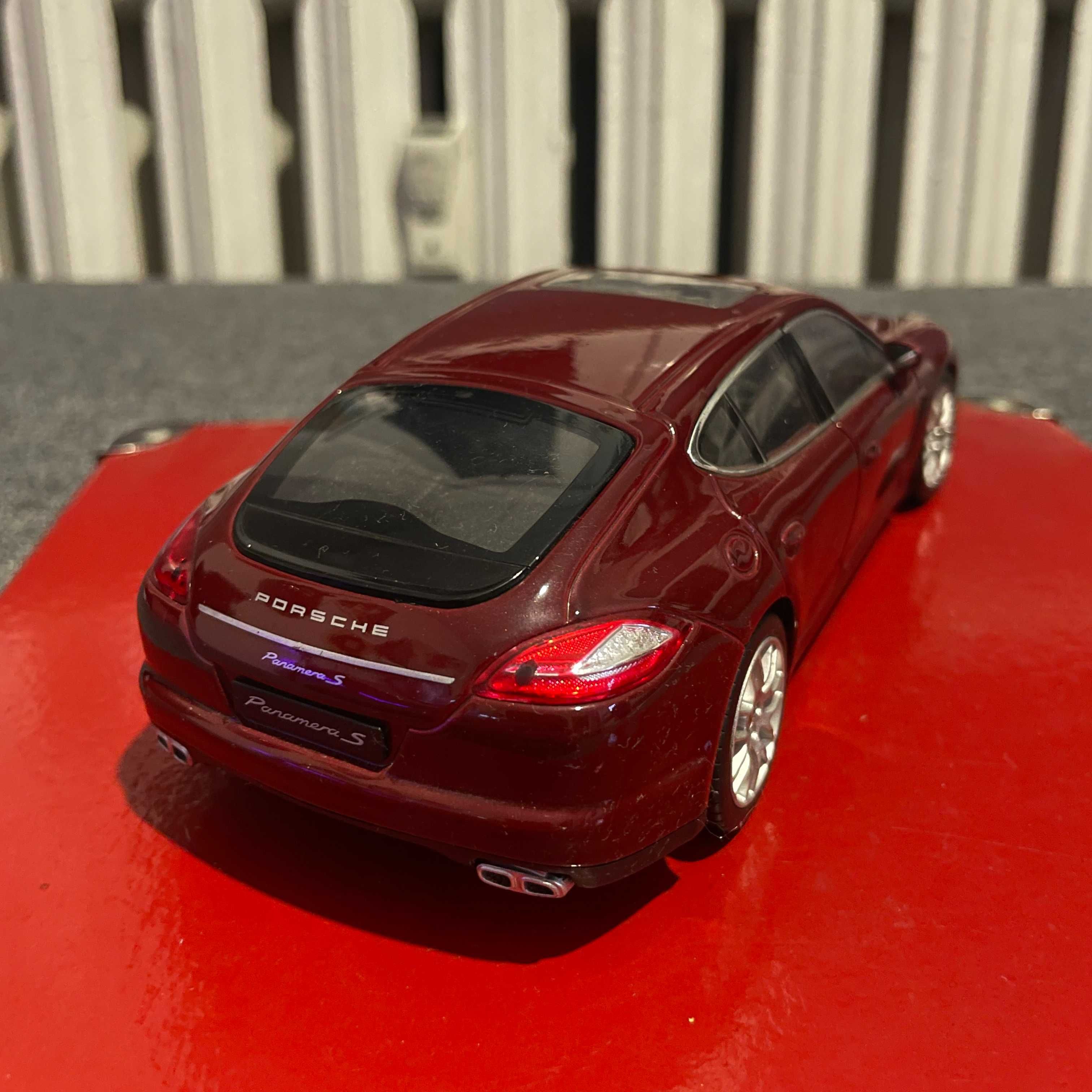 Model Welly Porsche Panamera S 1:24