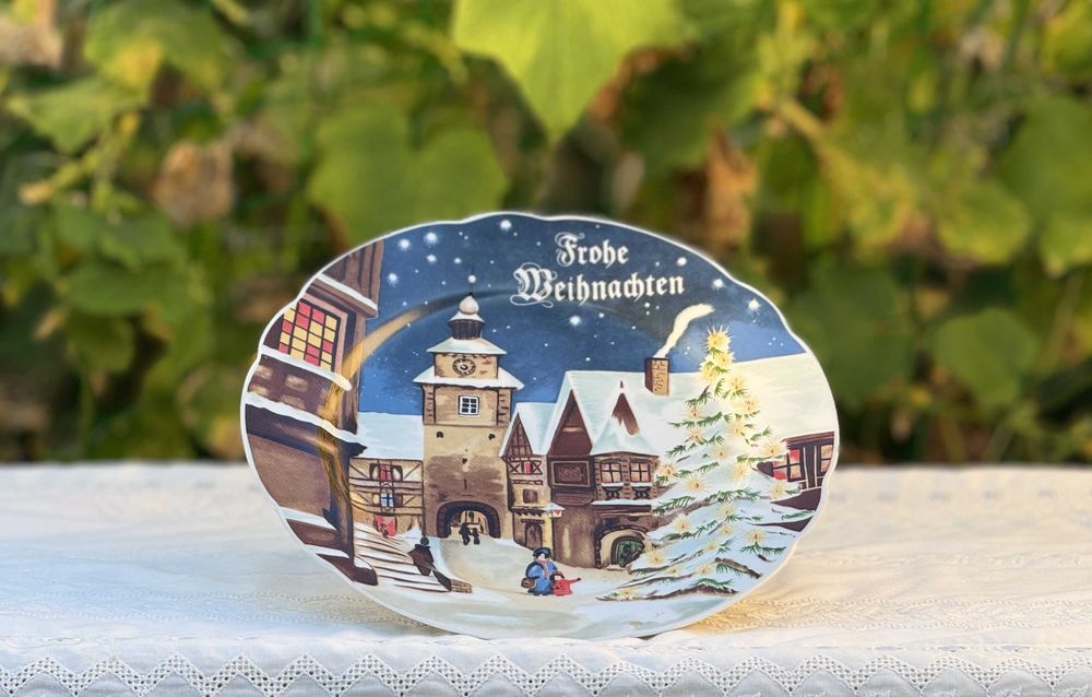 Антикварна різдвяна тарілка