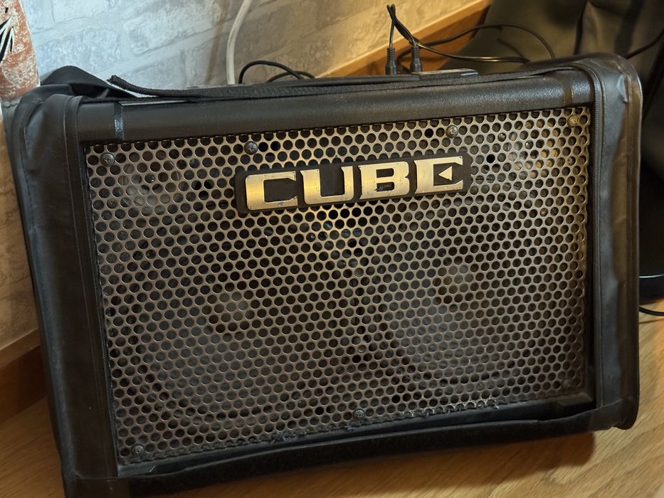 Amplificador Roland Street Cube EX + Saco transporte original Roland