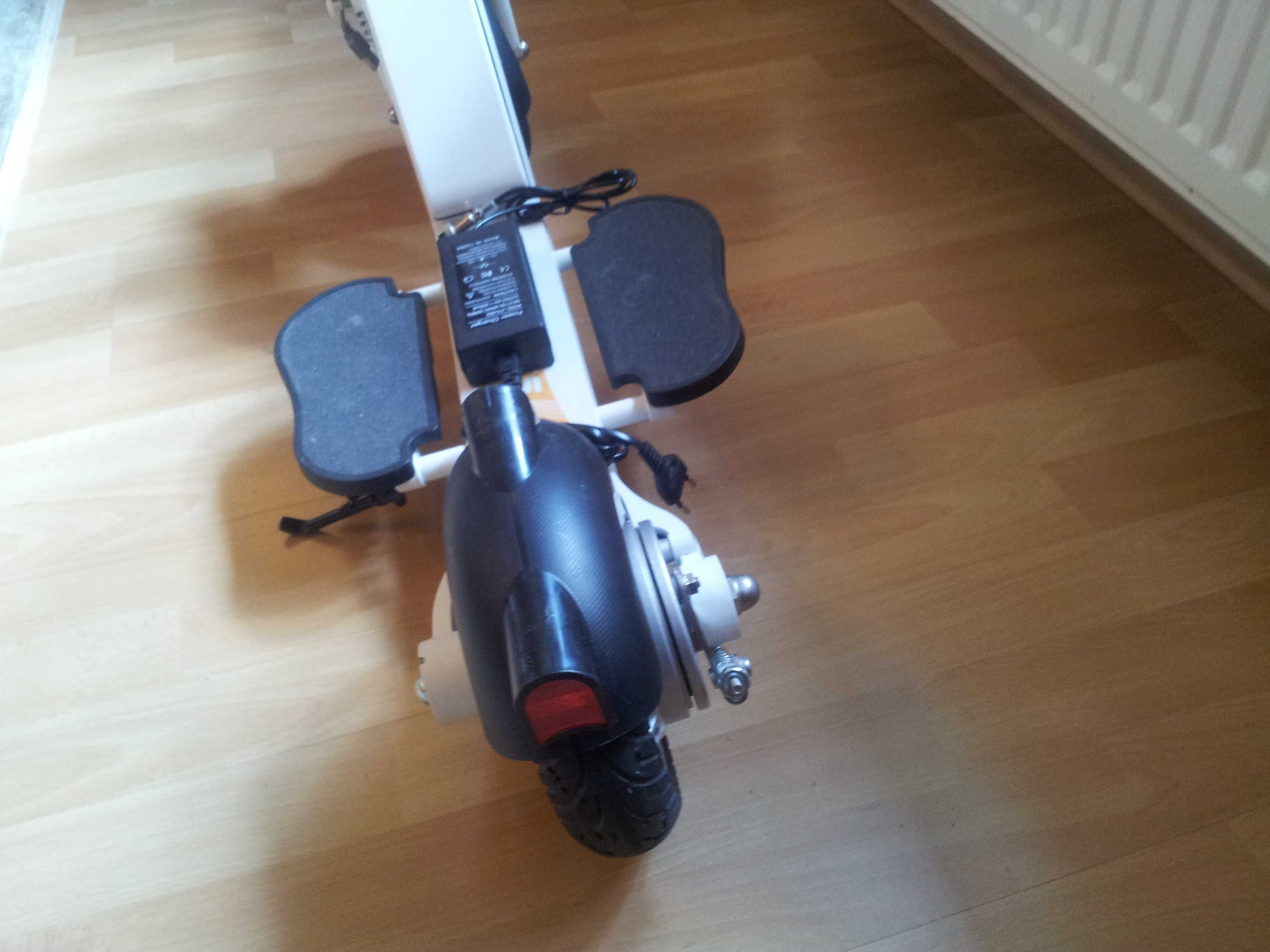 Hulajnoga Elektryczna Airwheel Biała