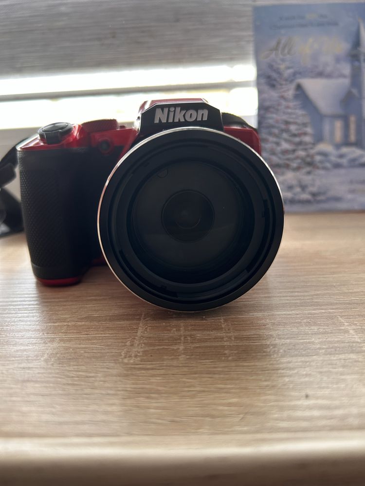 Nikon Coolpix B600 czerwony