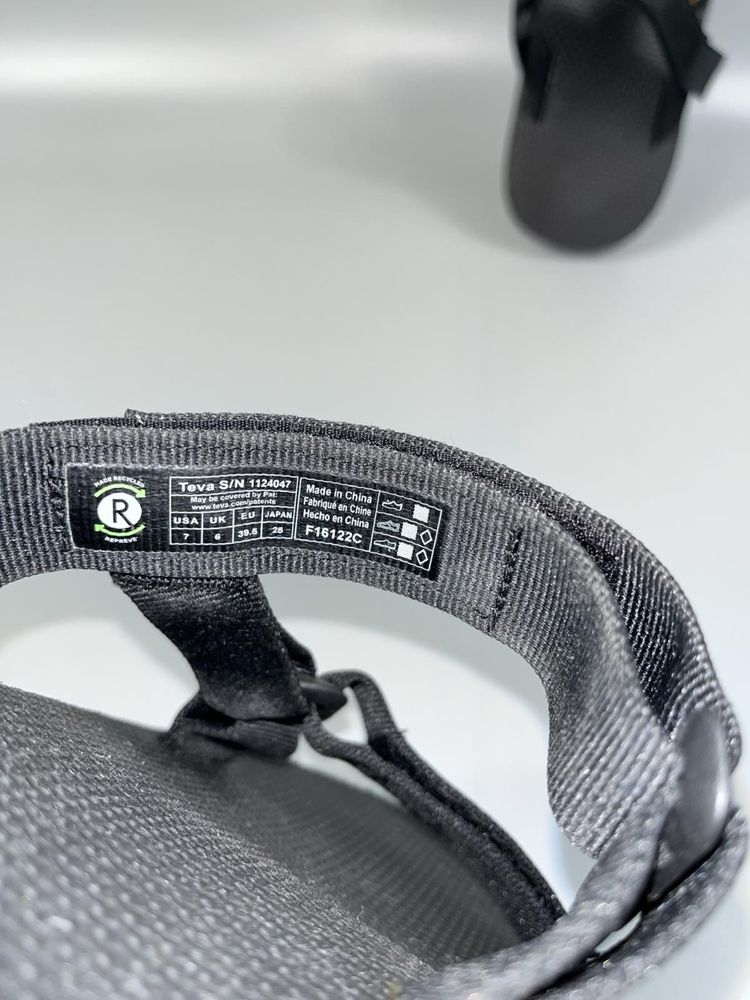 Сандалі Teva 39.5 розмір (по дліні 25 см)