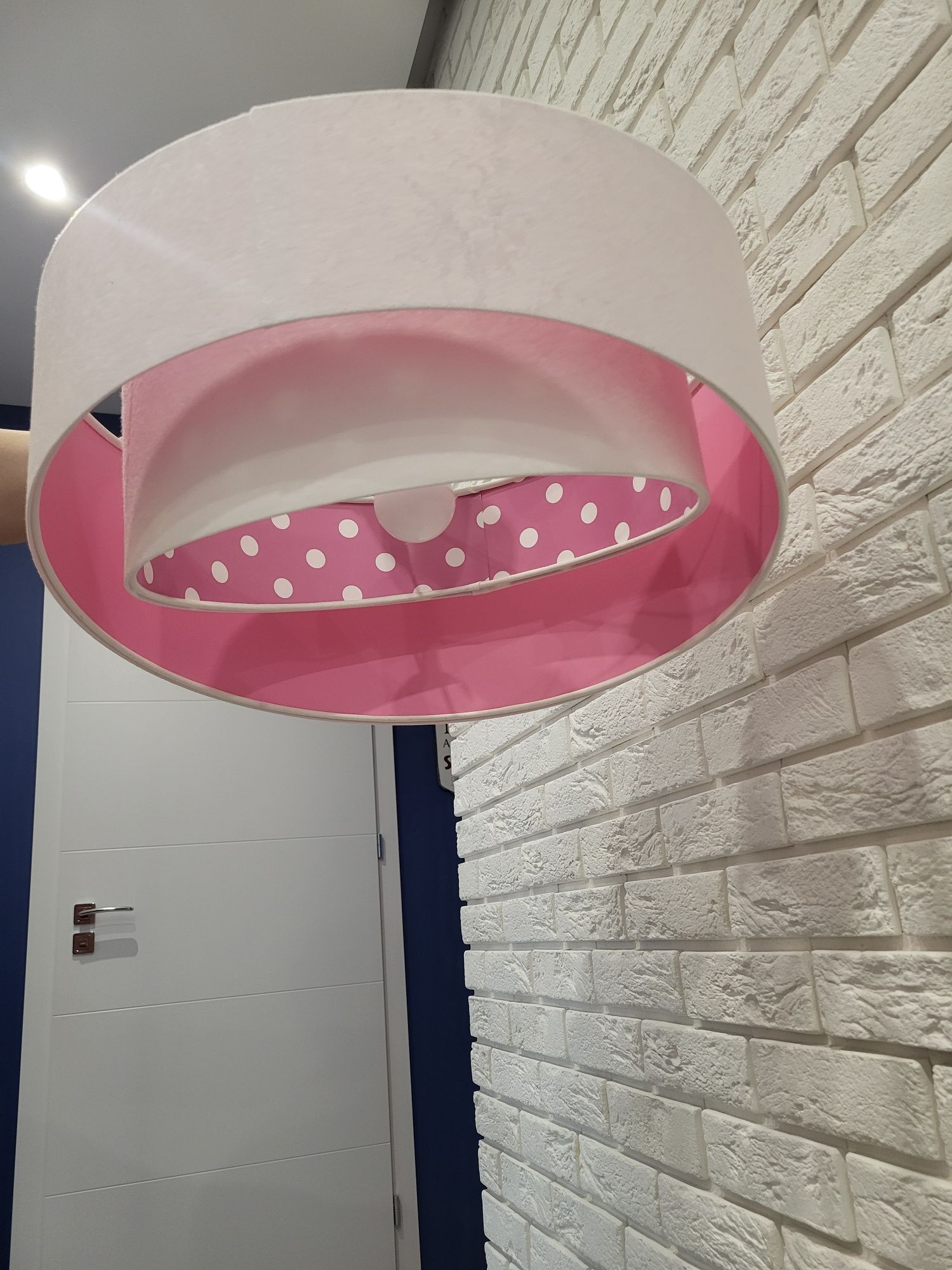 Lampa do pokoju dziecięcego