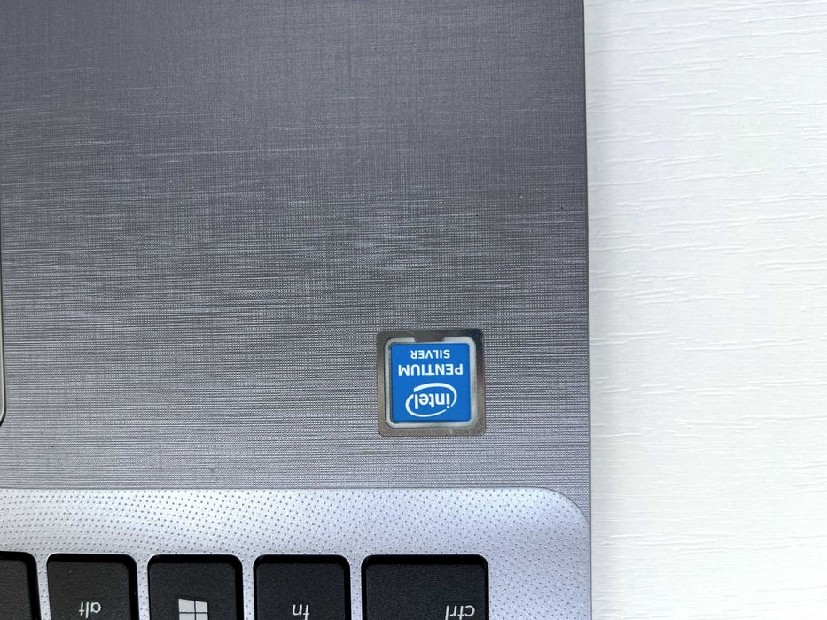 Ноутбук Asus X507M