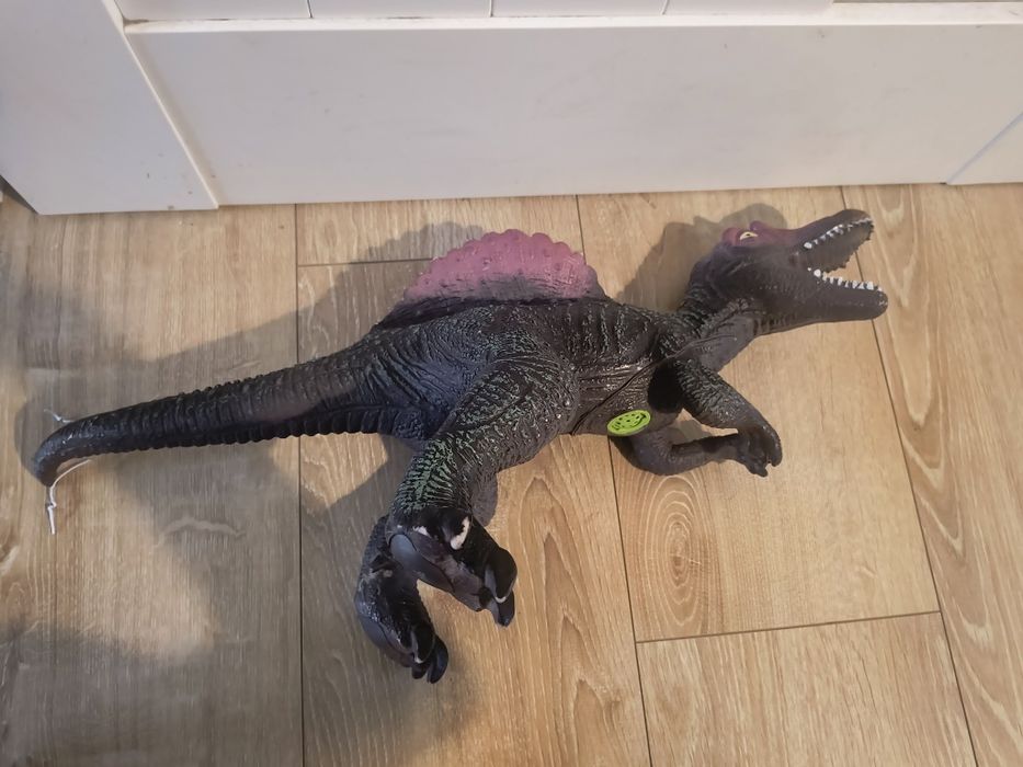 Spinozaur dinozaur gumowy