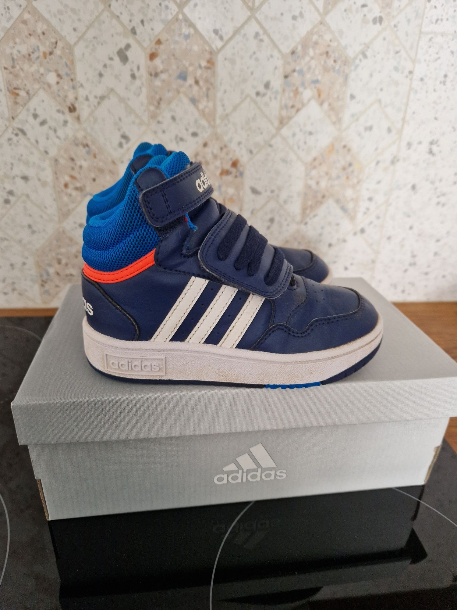 Buty Adidas za kostkę 27