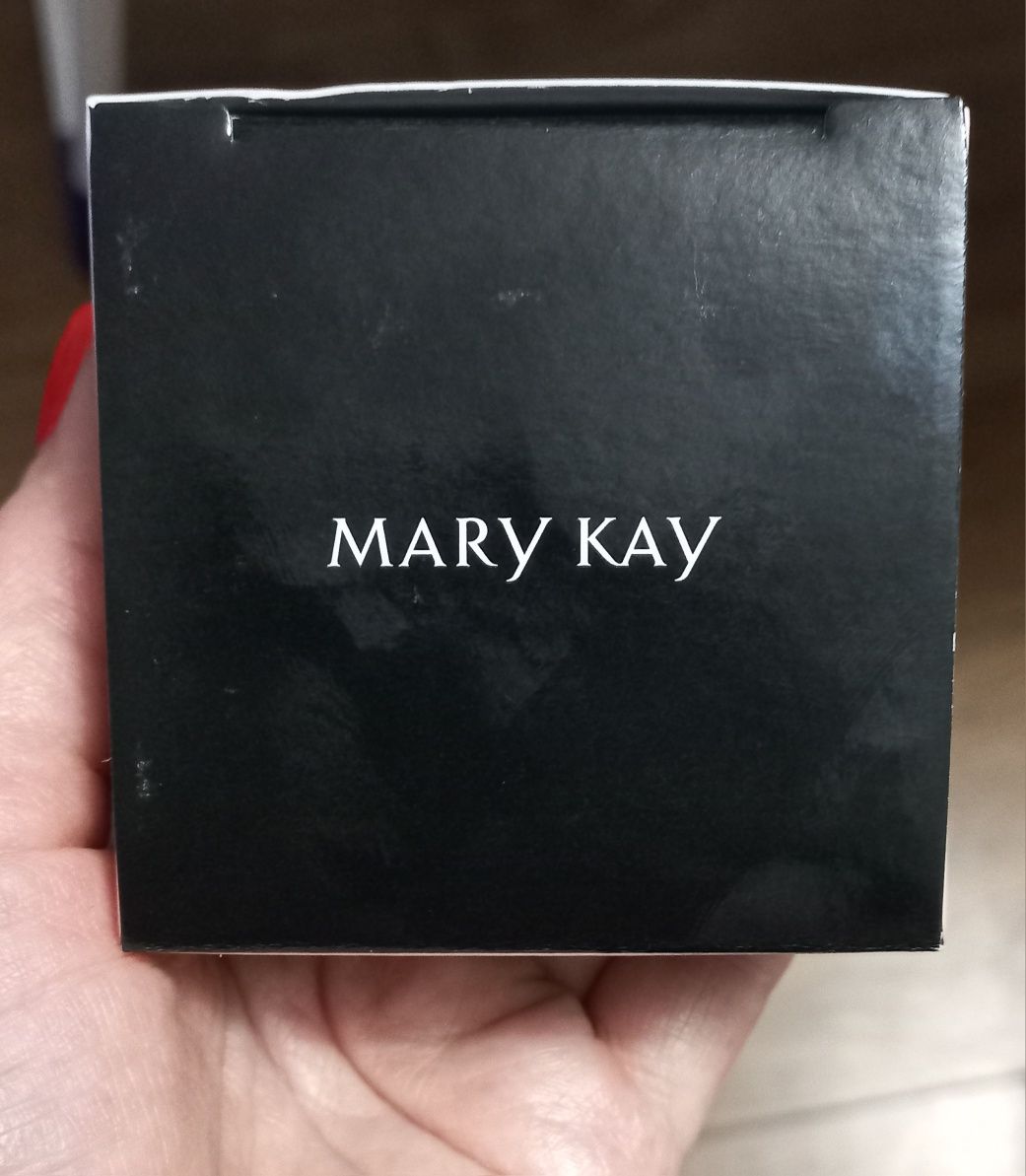 Пудра Мary Kay, нова, колір- бронза