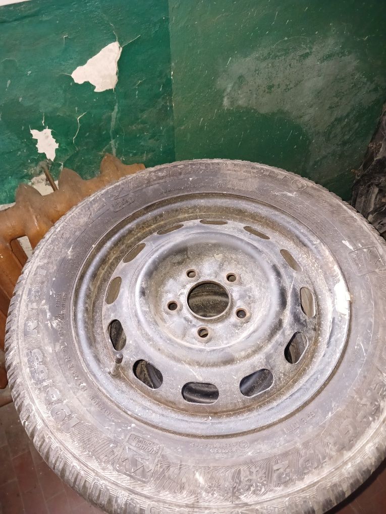 Продам зимові  шини Semperit 195/65 R15