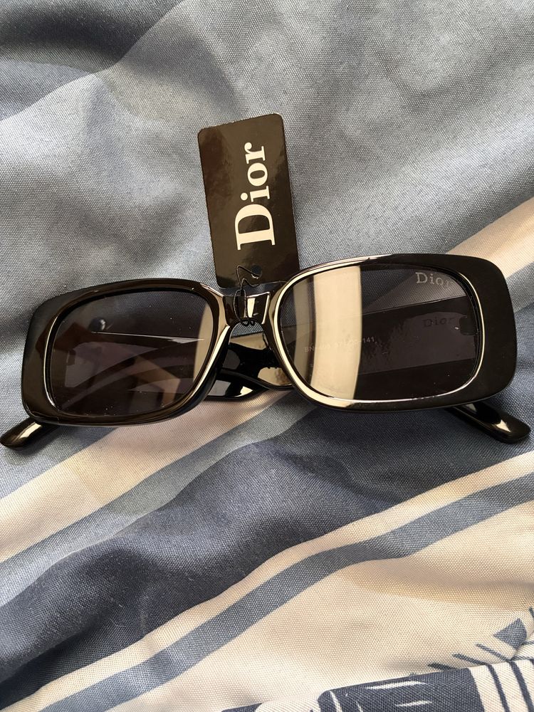 Czarne okulary napis dior nowe