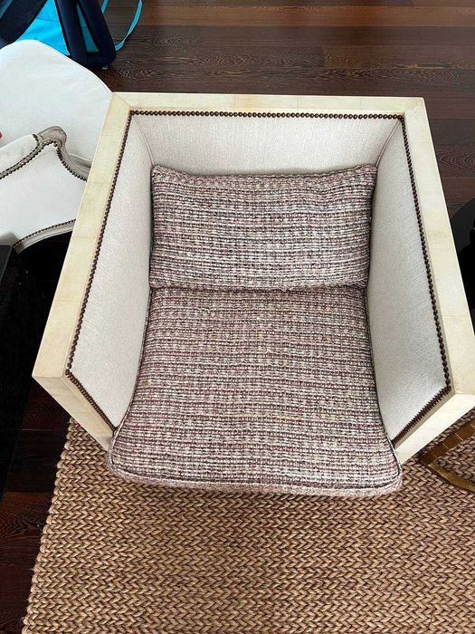 Cadeiras quadradas confortáveis