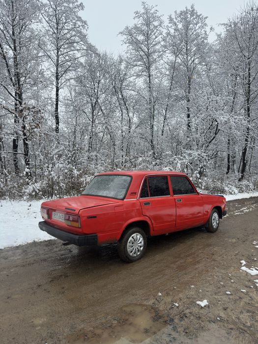 Автомобіль Ваз 2107