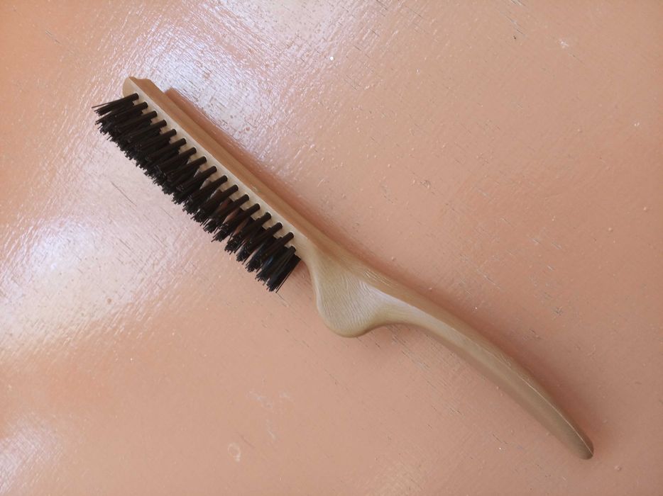 Щітка з пластиковою щетиною