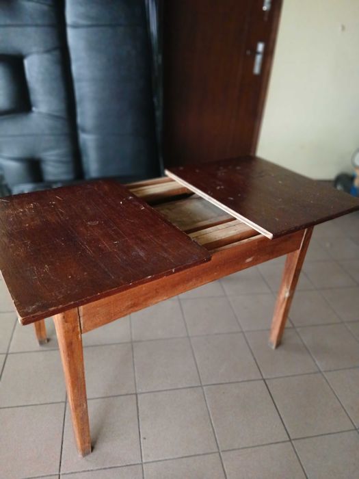 Drewniany rozsuwany stół