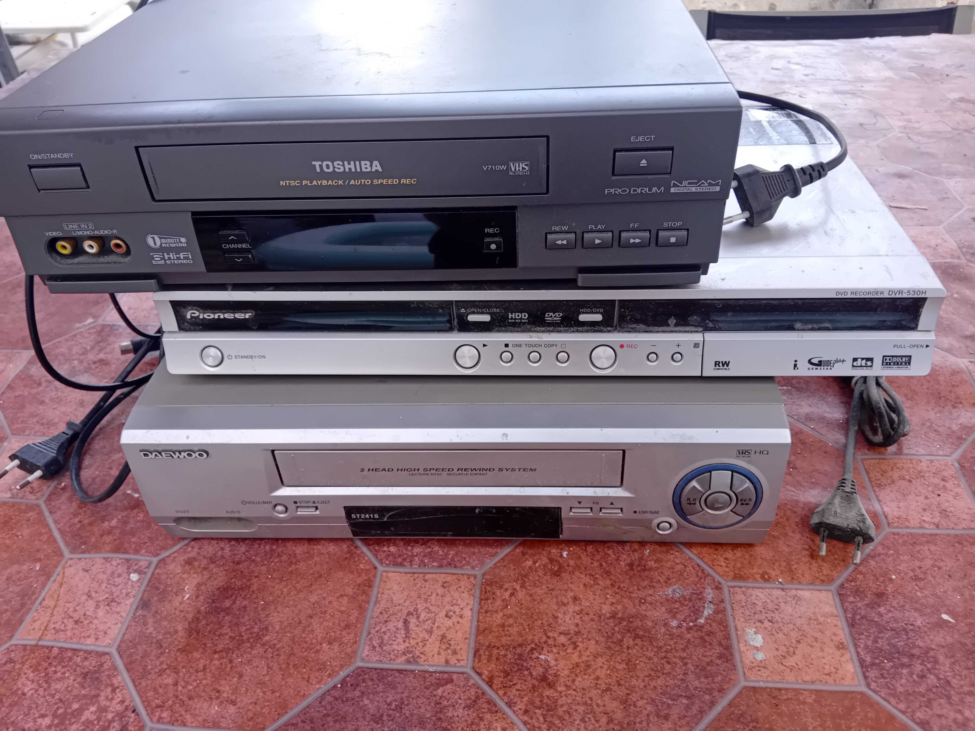 aparelhos de leitura de cd e cassetes