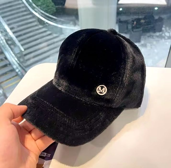 Кепка тепла зимова з хутра Чорний