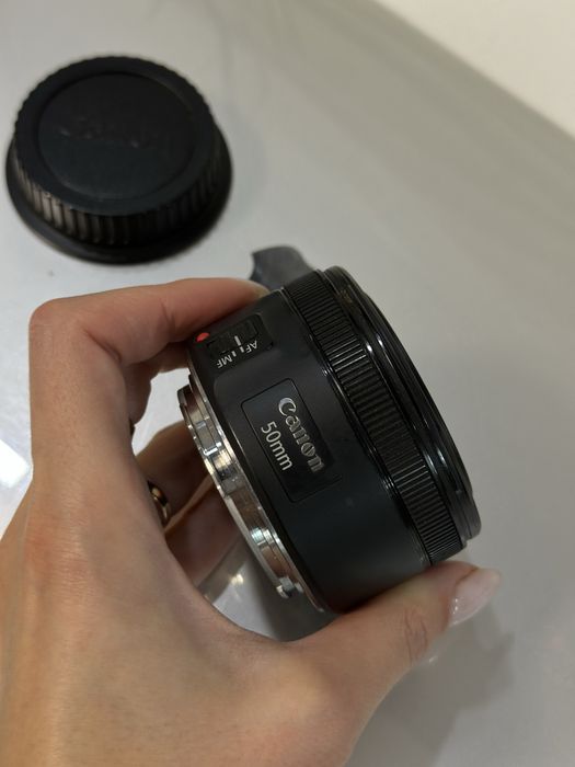 Обʼєктив Canon EF 55mm f/1.8