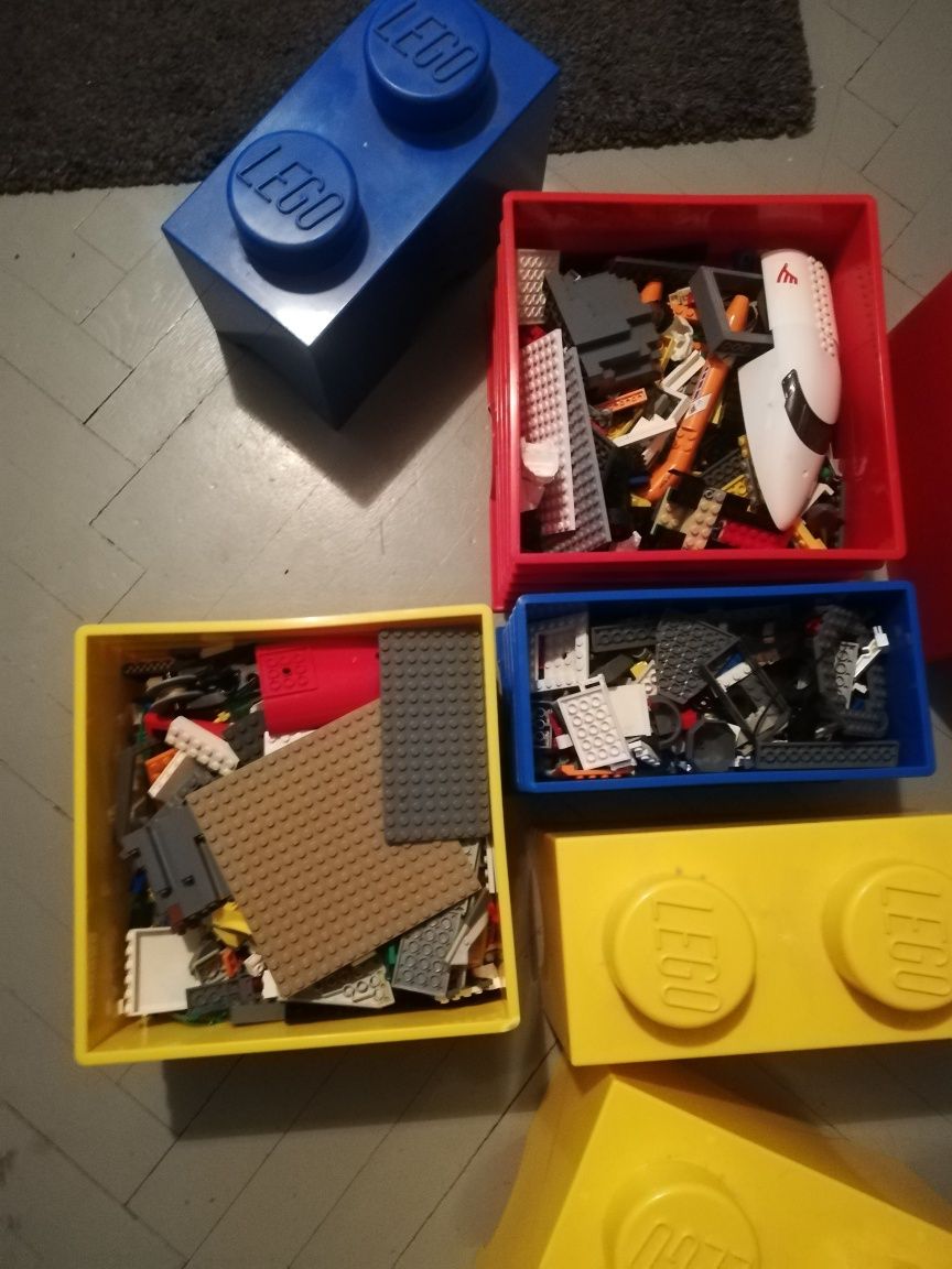 Lego Mega zestaw  klocków z pudełkami LEGO
