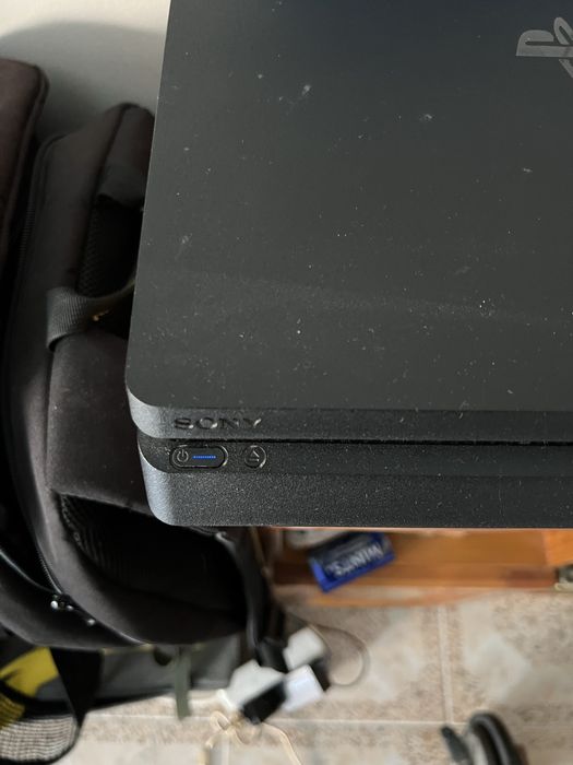 PlayStation 4 slim + comando