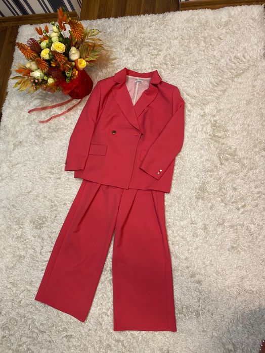 Костюм жіночий