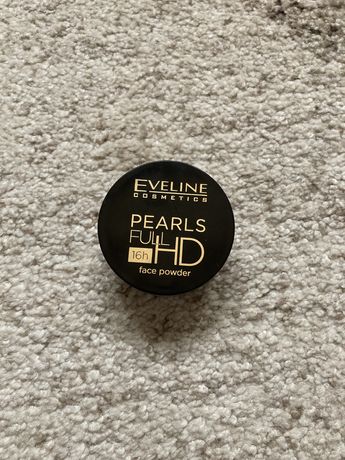 Eveline pearls full HD puder w perełkach