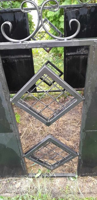 Ozdobna osłona na studnię głębinową