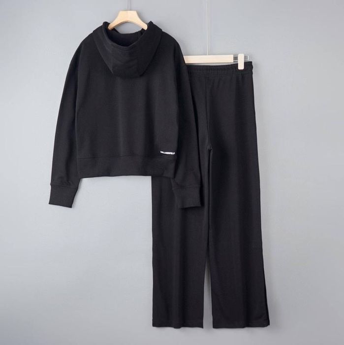 Жіночий костюм KARL LAGERFELD S, М, L оригінал 
Оригінал