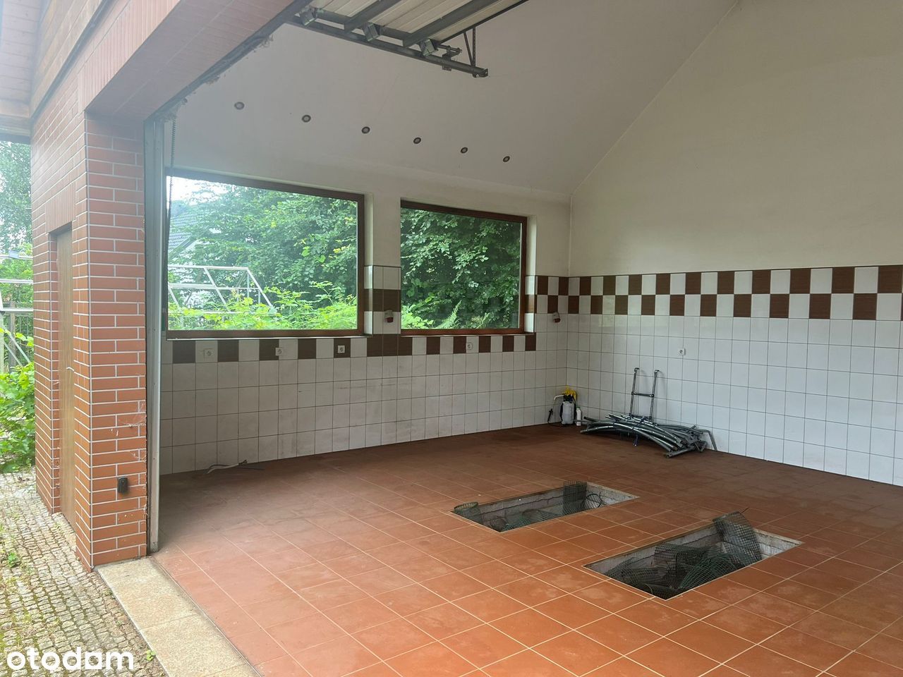 Magazyn z bramą 2,6 m – Koleczkowo – 48 m²