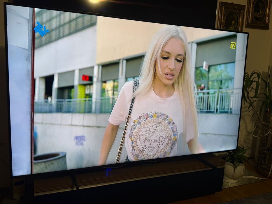 Telewizor Samsung ledowy 85 cali  4 letni UE85AU8002K