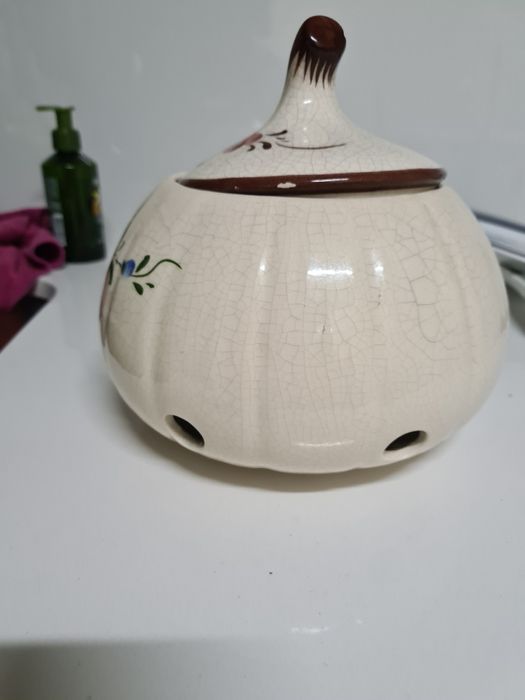 Pote de cerâmica para a cozinha