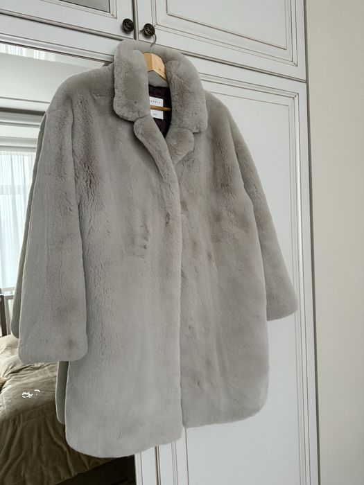 Шубка з еко хутра Sandro